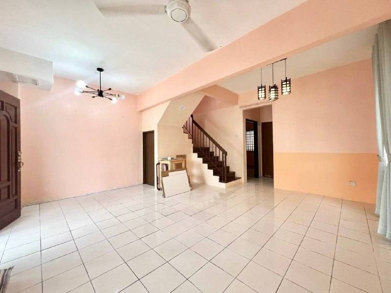 Double Storey Taman Lestari Putra (LEP 6) Seri Kembangan — foto 2/10